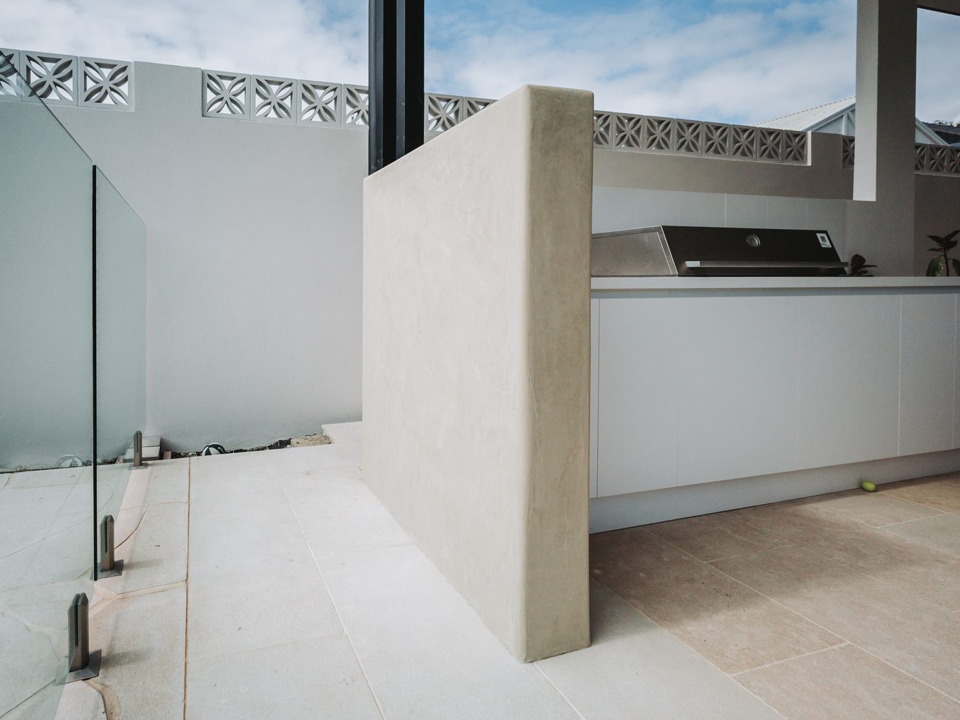 Outdoor Kitchen, Largs North — Venetian Plaster